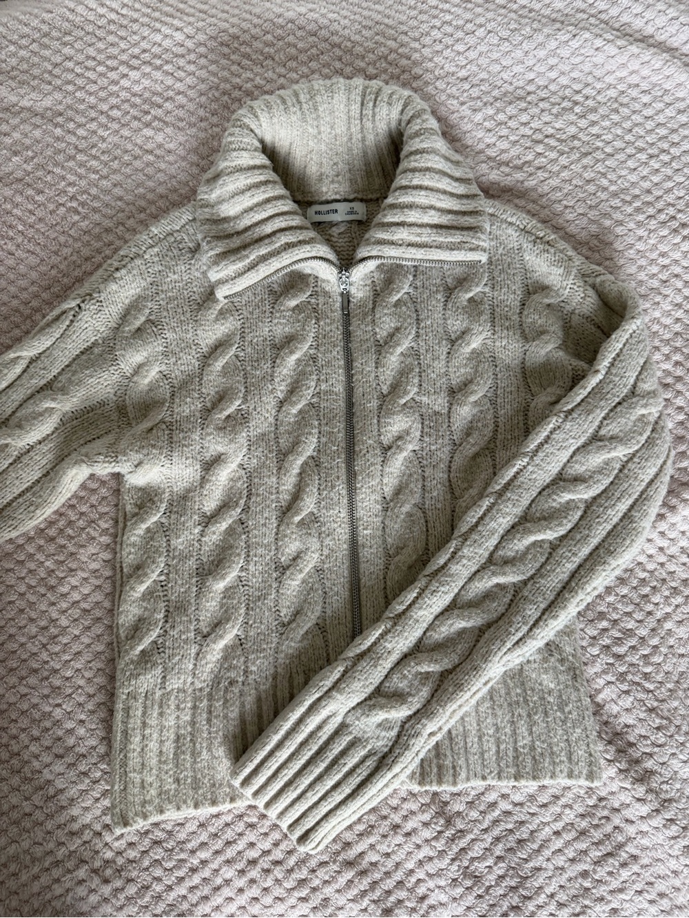 Hollister Cream Cable Knit Zip-Up Turtleneck Sweater